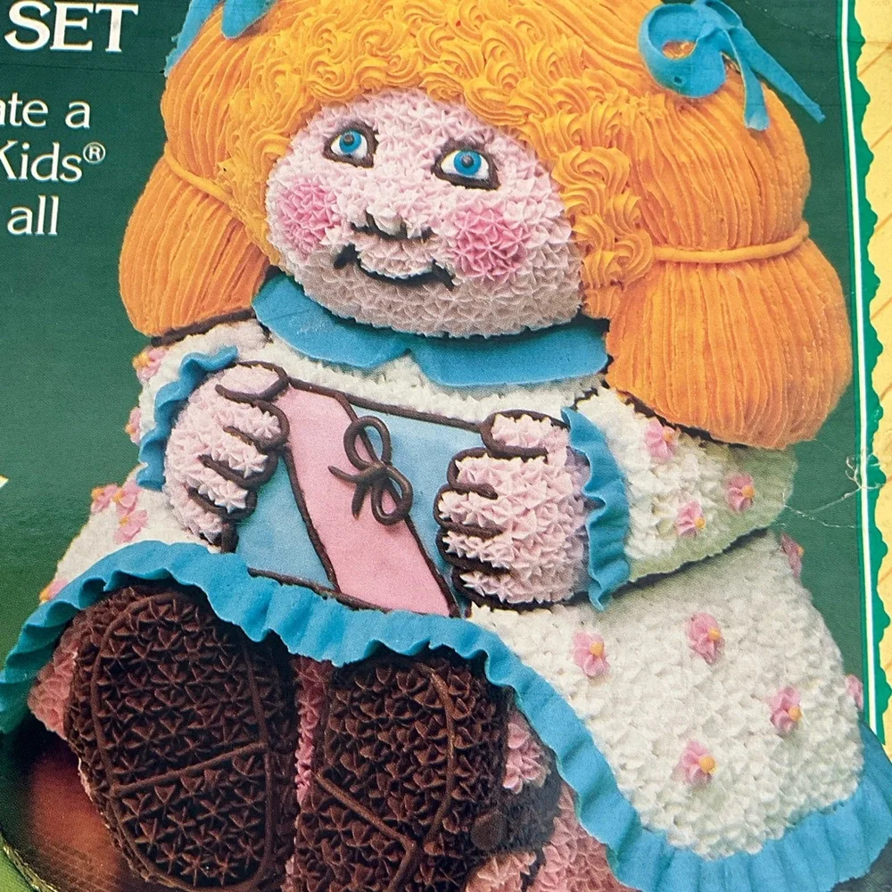 Box Never Opened-Old Style-Wilton Cabbage Patch Kids Stand-Up Cake Pan Set